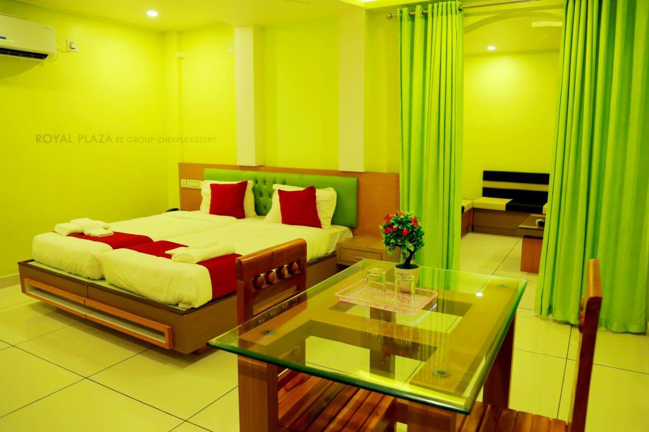 Hotel Royal Plaza Residency Cheruppulasseri Exterior foto