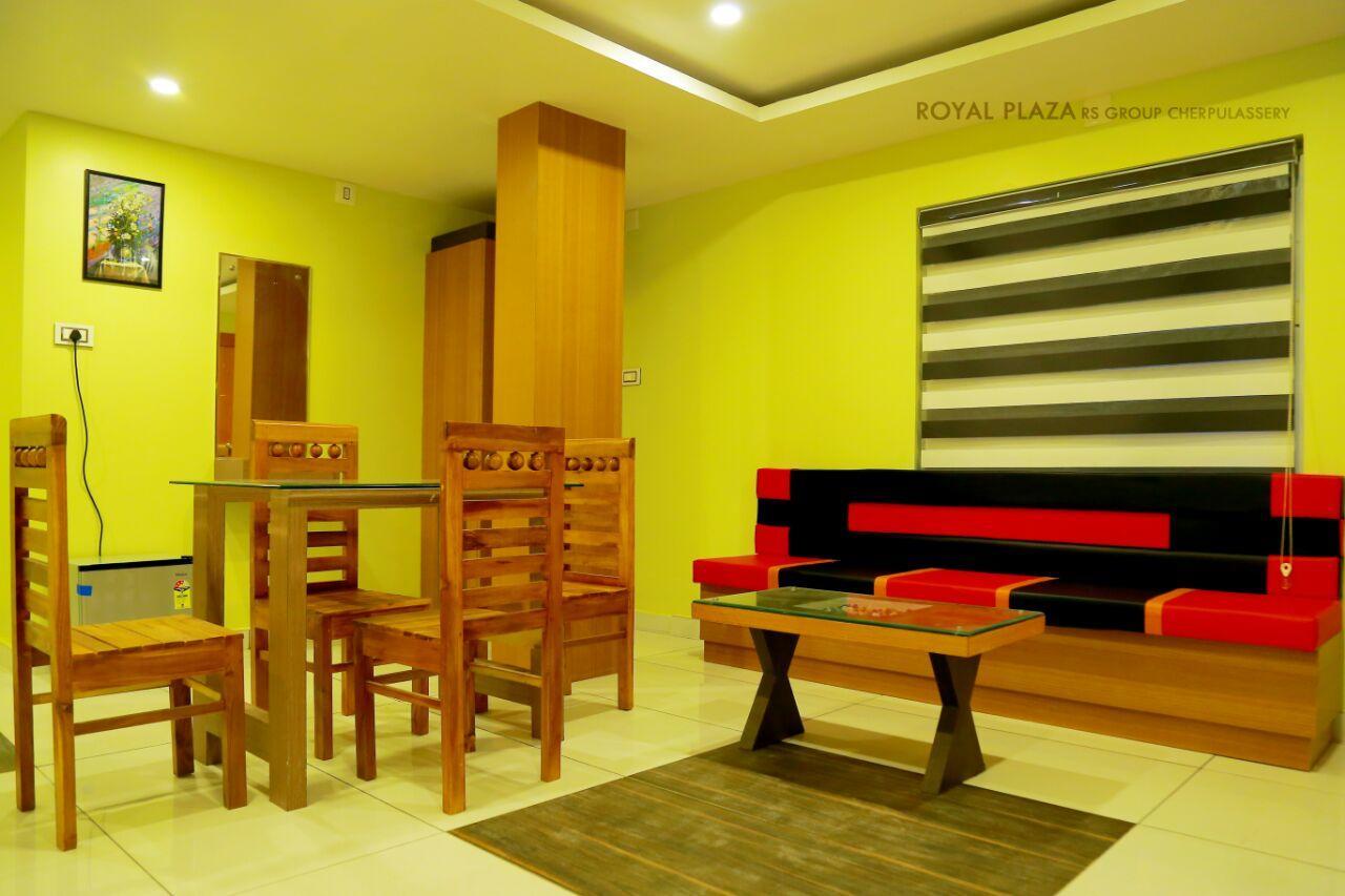 Hotel Royal Plaza Residency Cheruppulasseri Exterior foto