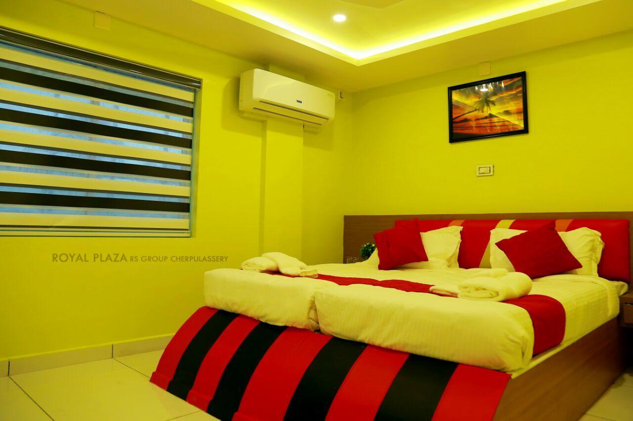 Hotel Royal Plaza Residency Cheruppulasseri Exterior foto