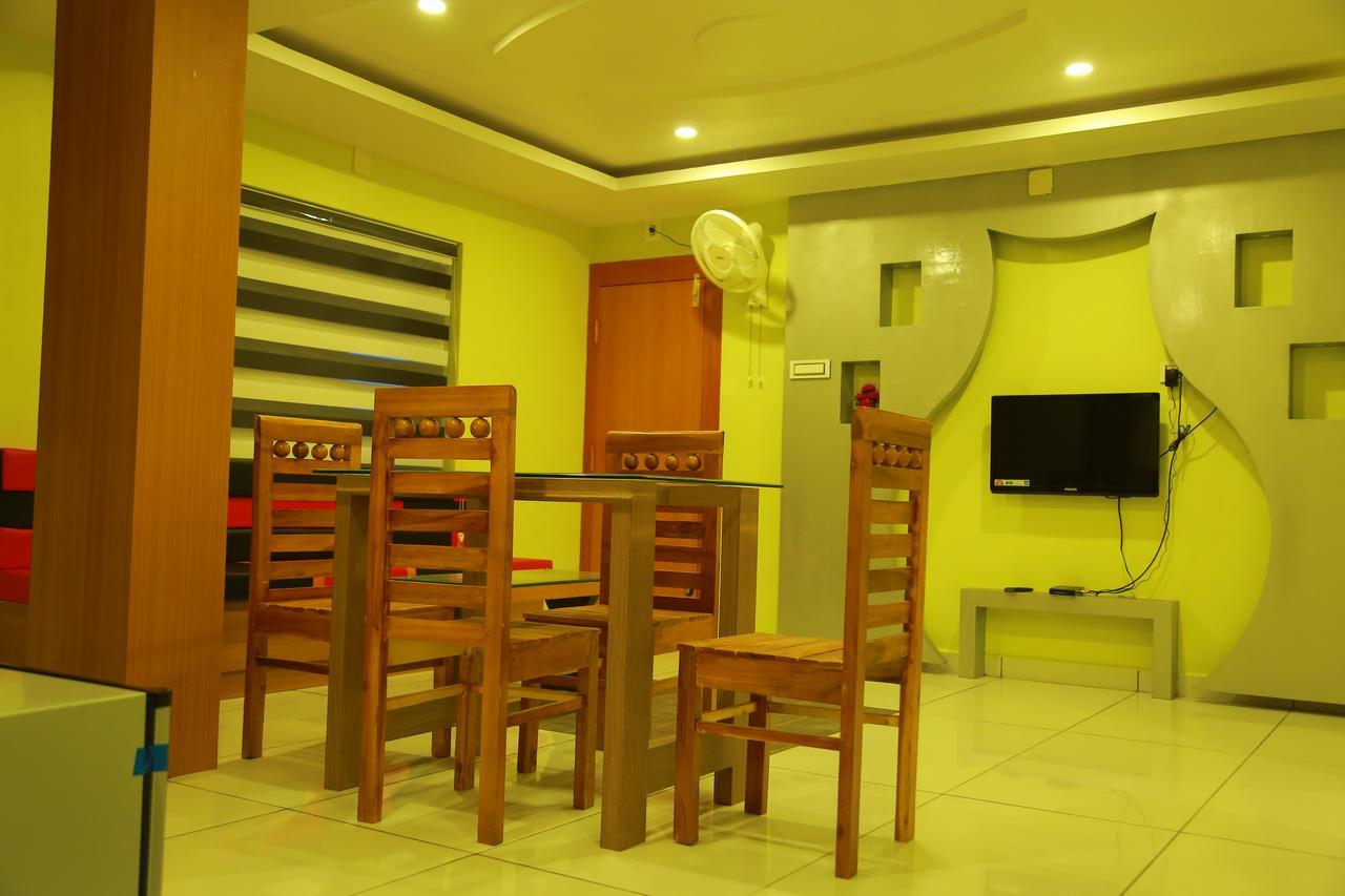 Hotel Royal Plaza Residency Cheruppulasseri Exterior foto
