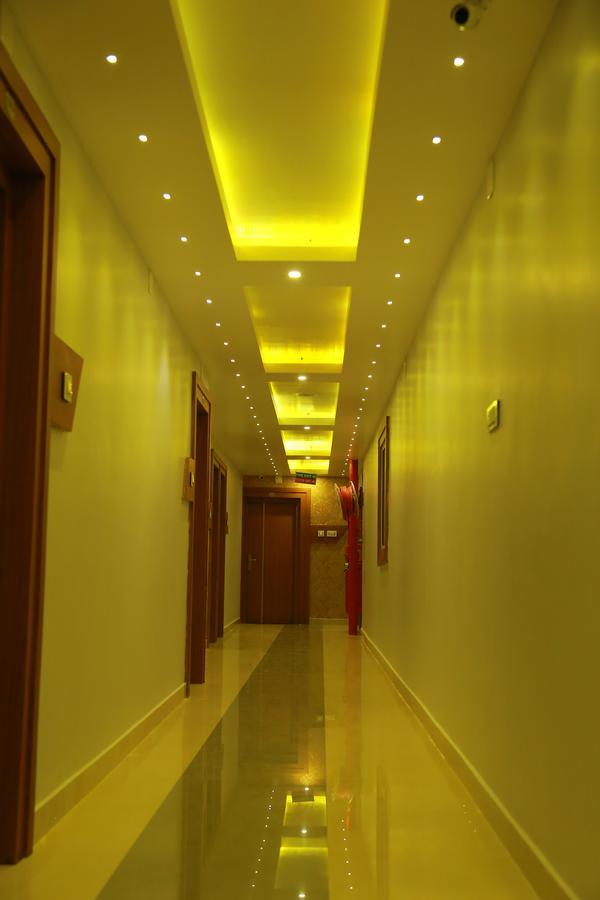 Hotel Royal Plaza Residency Cheruppulasseri Exterior foto