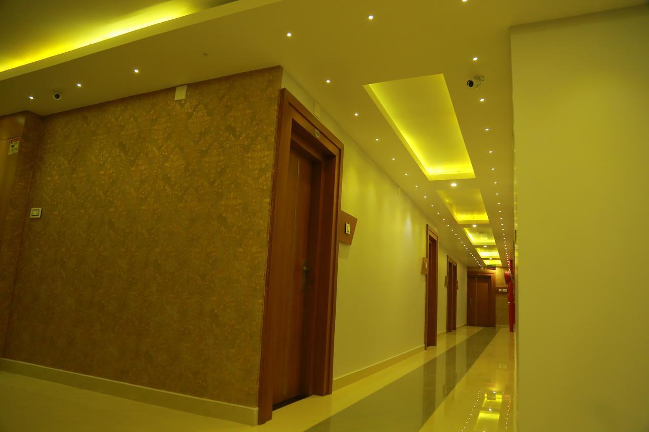 Hotel Royal Plaza Residency Cheruppulasseri Exterior foto